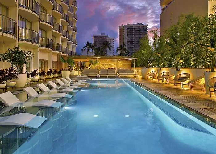 Honolulu Hotels with Tennis Court