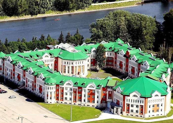 Saint Petersburg Hotels with Tennis Court